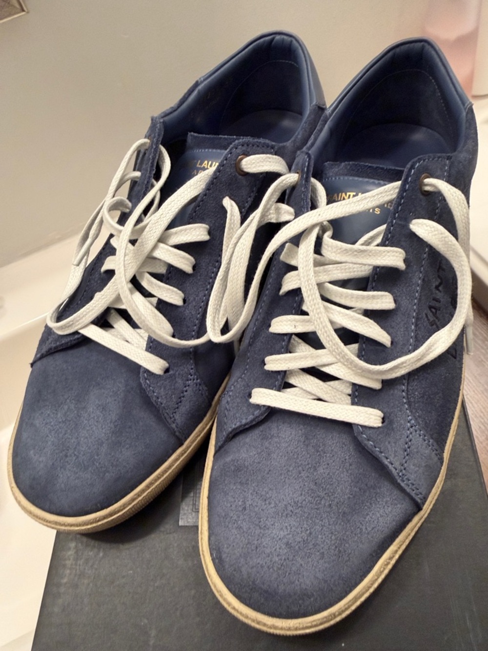 Saint Laurent Navy Suede Low-Top Sneakers with Contrast Laces - Picture 3 of 11